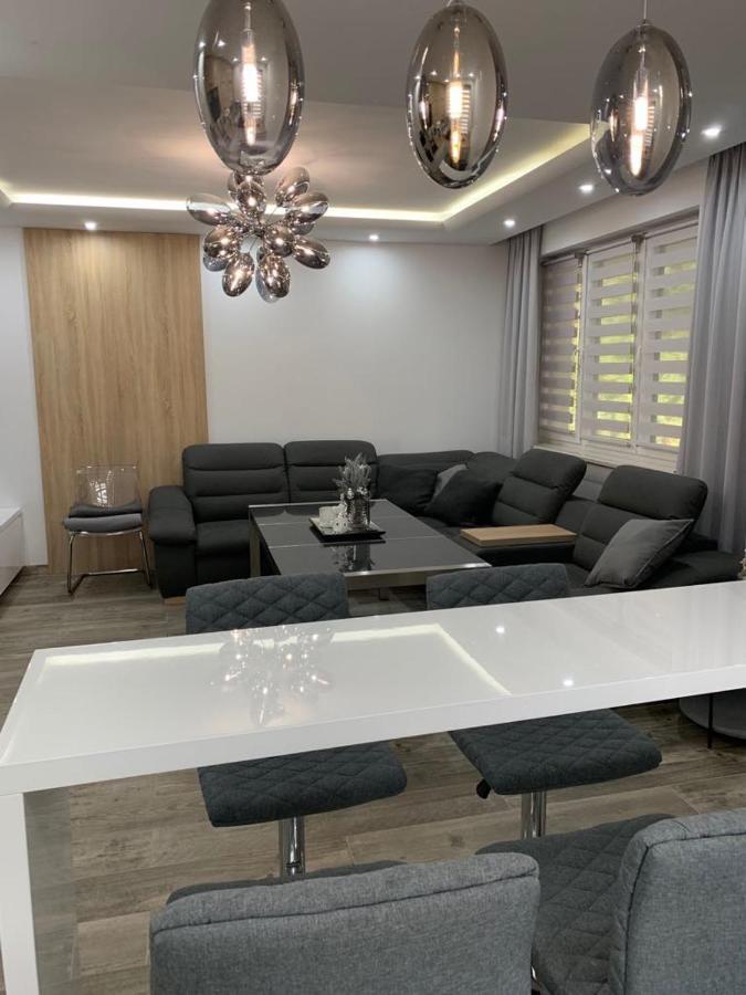 Prestige Line Apartament Legnica Exterior foto