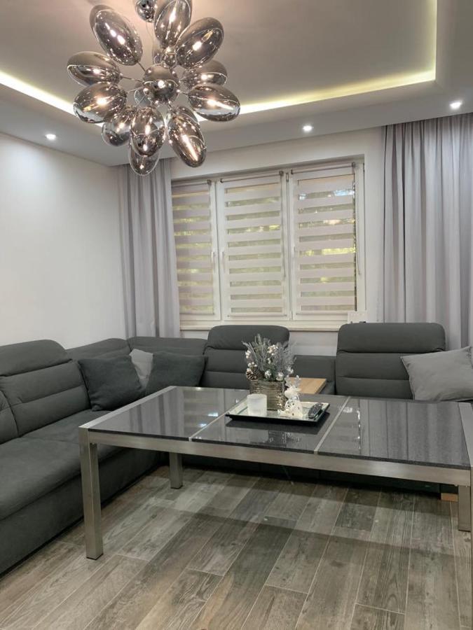 Prestige Line Apartament Legnica Exterior foto